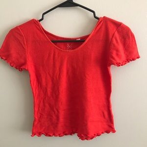 Red lettuce sleeve crop top